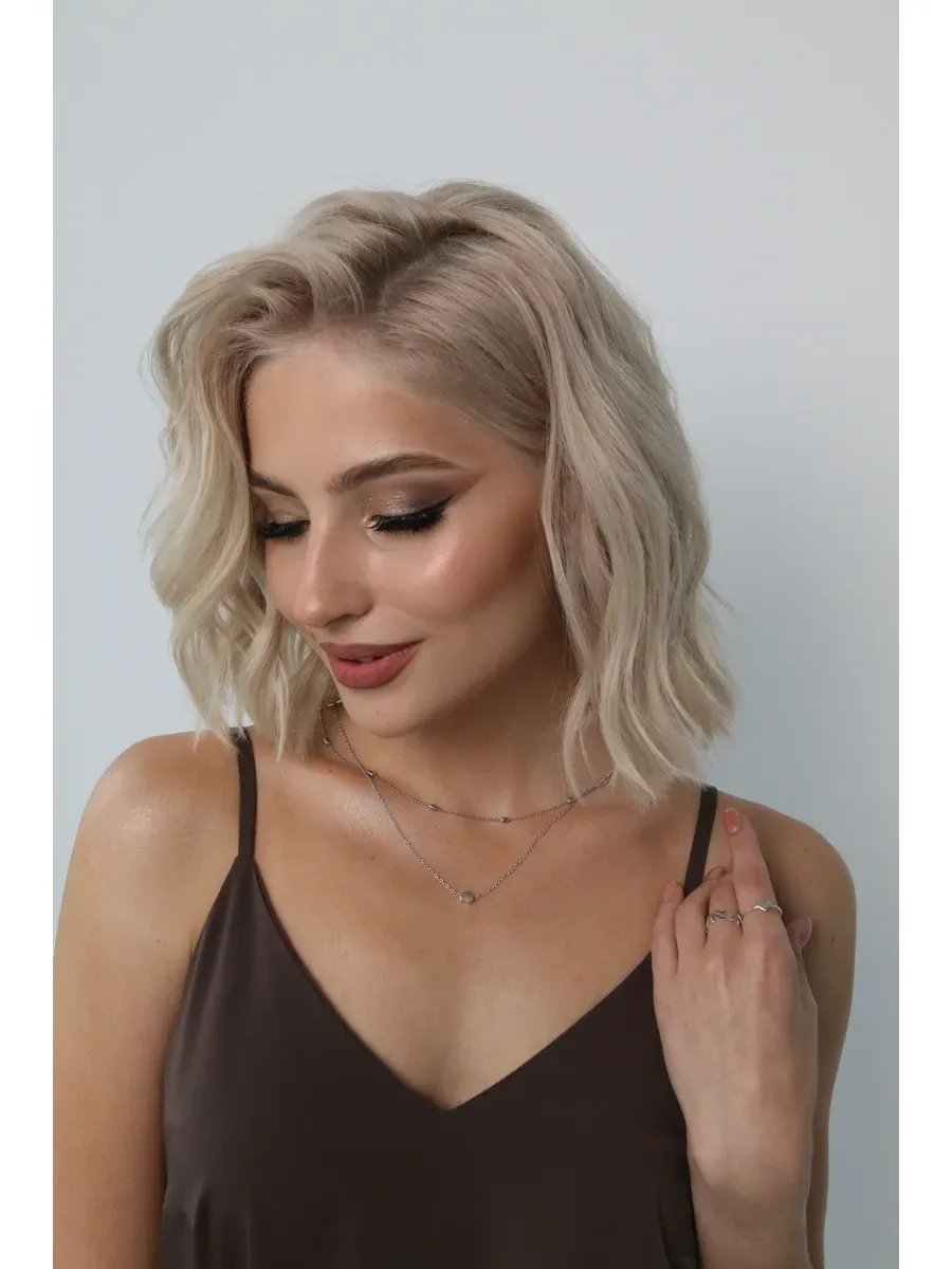 Women's neck chain in silver with a heart
